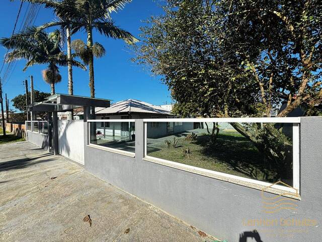 #0005 - Casa para Venda em Balneário Barra do Sul - SC