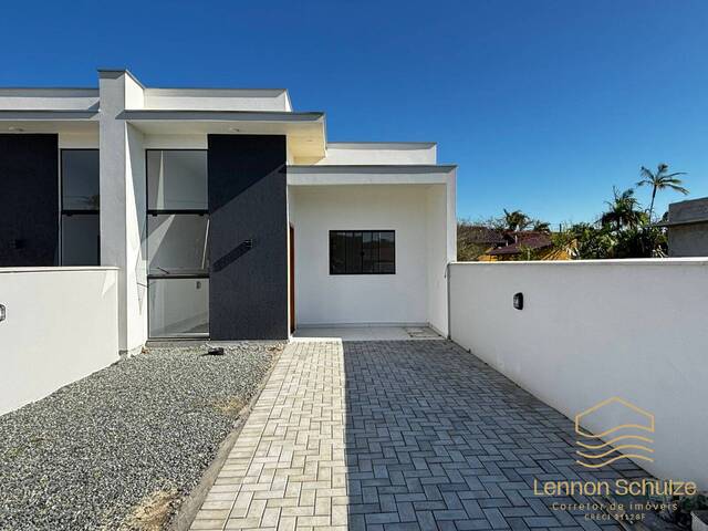 #0105 - Casa para Venda em Balneário Barra do Sul - SC