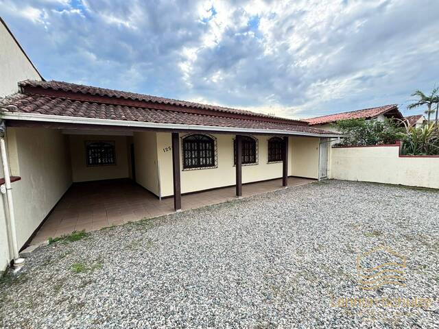 #0230 - Casa para Venda em Balneário Barra do Sul - SC - 1