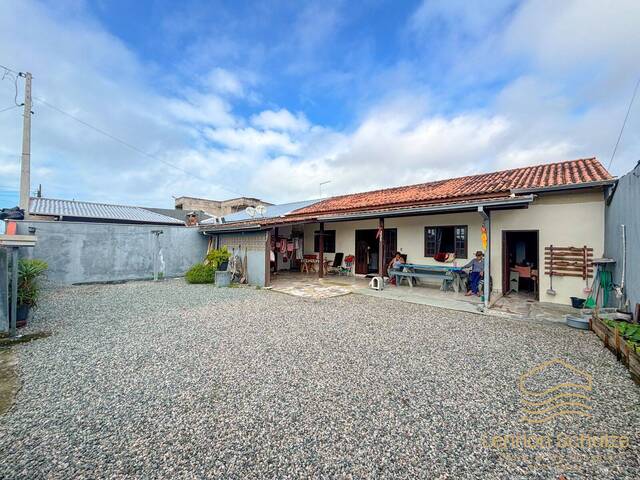 #0252 - Casa para Venda em Balneário Barra do Sul - SC - 1