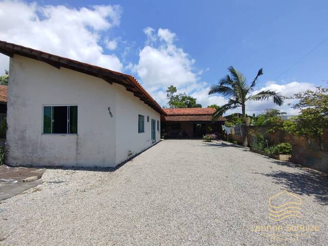 #0302 - Casa para Venda em Balneário Barra do Sul - SC - 3