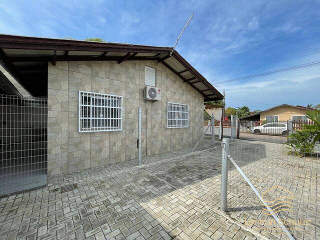 #0326 - Casa para Venda em Balneário Barra do Sul - SC - 2