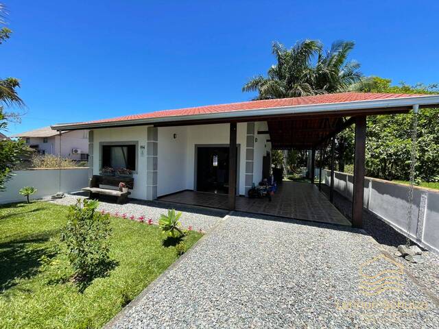 Venda em Costeira - Balneário Barra do Sul