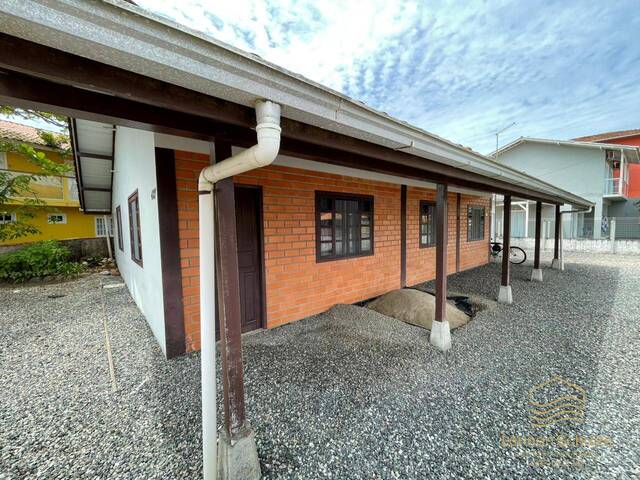 #0372 - Casa para Venda em Balneário Barra do Sul - SC - 2