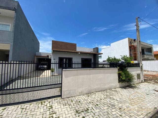 #0417 - Casa para Venda em Balneário Barra do Sul - SC