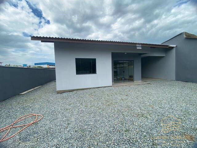 Casa para Venda em Balneário Barra do Sul - 2