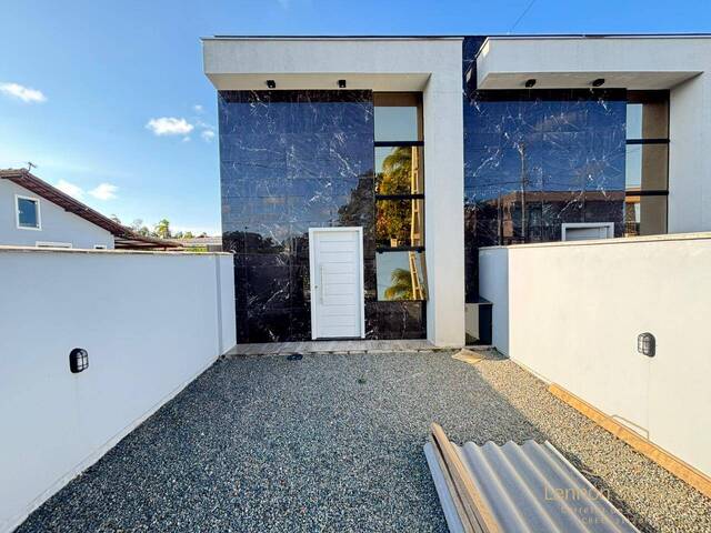 #0030 - Casa para Venda em Balneário Barra do Sul - SC