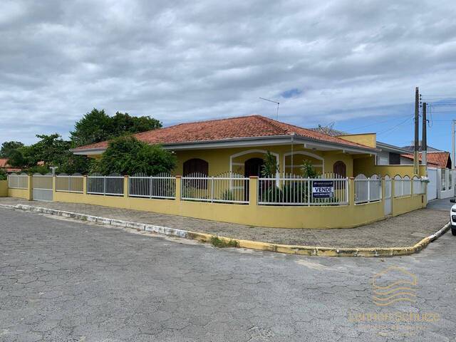 #0483 - Casa para Venda em Balneário Barra do Sul - SC - 2