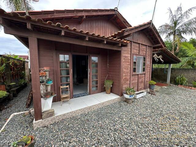 Venda em Costeira - Balneário Barra do Sul