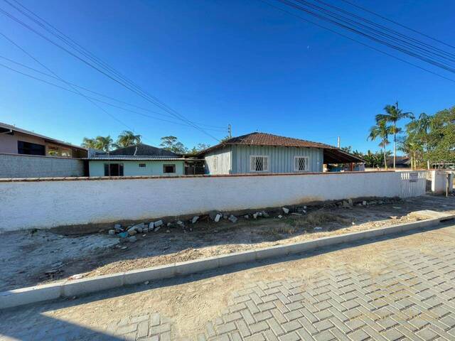 Venda em Costeira - Balneário Barra do Sul