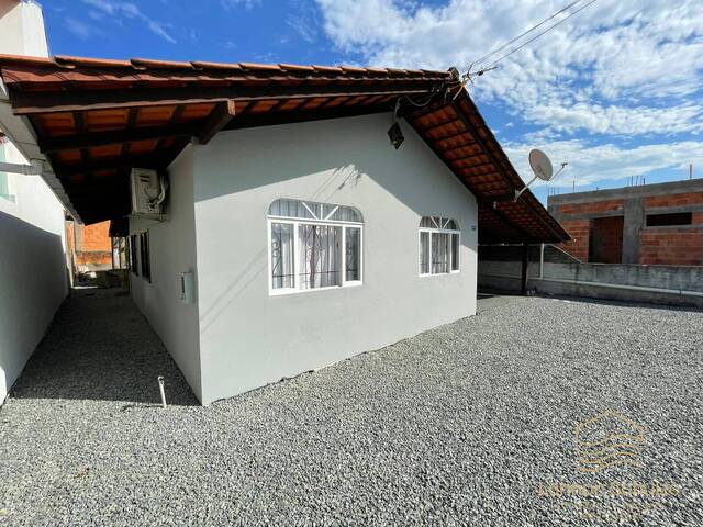 Casa para Venda em Balneário Barra do Sul - 2
