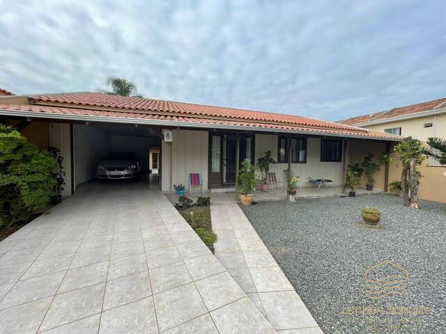 #0527 - Casa para Venda em Balneário Barra do Sul - SC - 2